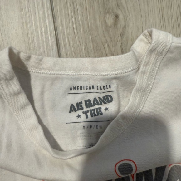 American Eagle Outfitters Gray Graphic Kids Tee - Picture 2 of 3